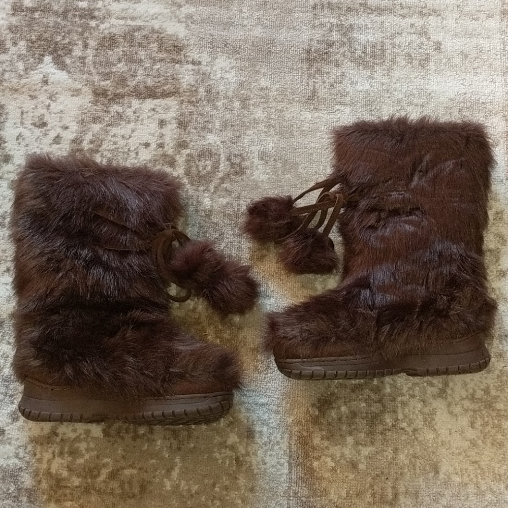 Colin stuart Faux fur boots